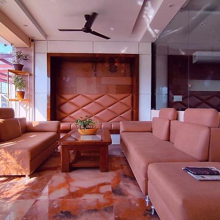 Spring Sky Haridwar By Shrigo Hotels ภายนอก รูปภาพ